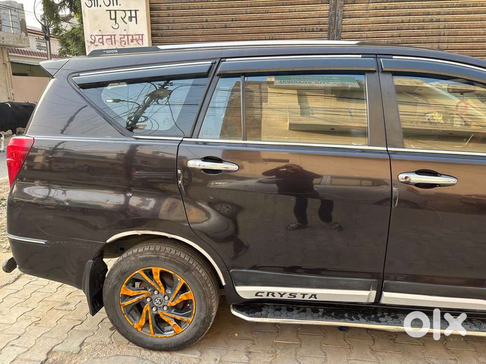 Toyota Innova Crysta 2.4 G Mt 7 Str, 2022, Diesel