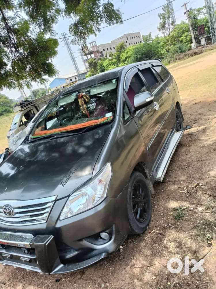 Toyota Innova 2013