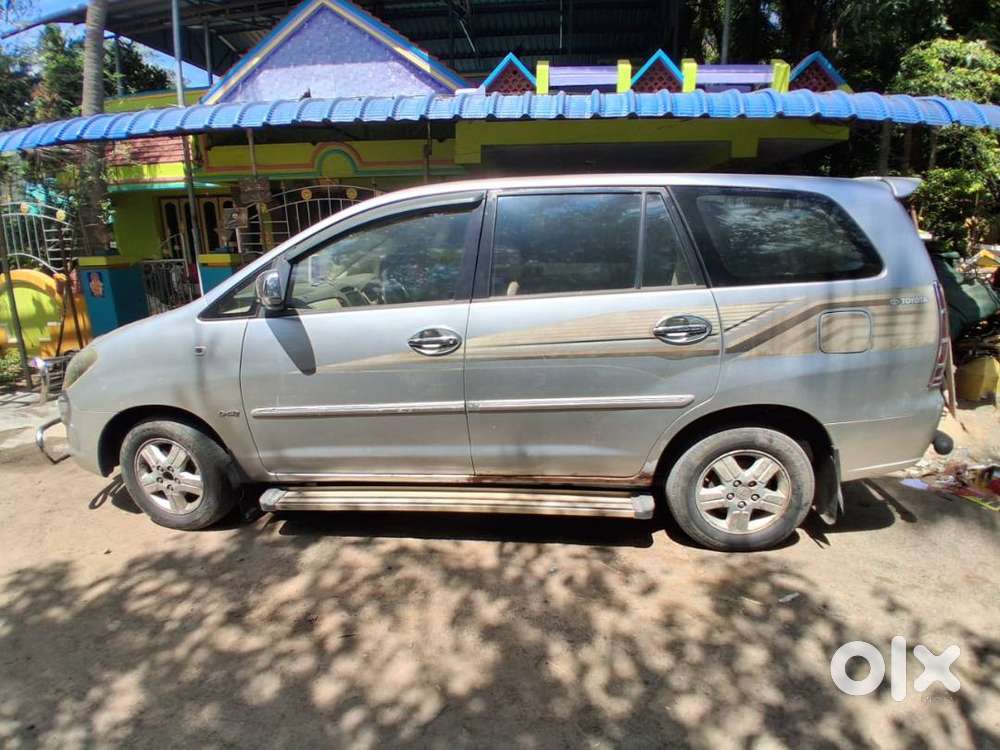 Toyota Innova 2.5. V  2007 Diesel For Sale