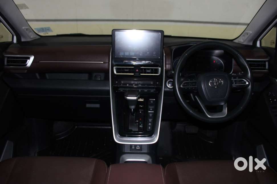 Toyota Innova Hycross 2.0 Zx (o) Hybrid 7 Str, 2023, Petrol