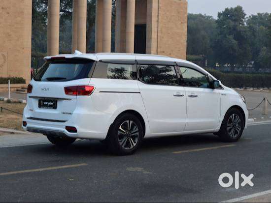 Kia Carnival - Linousine -top Varient - White - 2020 - Amritsar