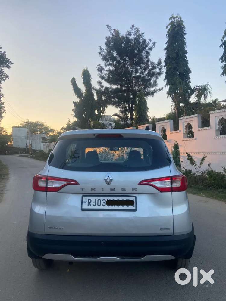 Renault Triber 1.0 Rxz Dual Tone, 2021, Petrol