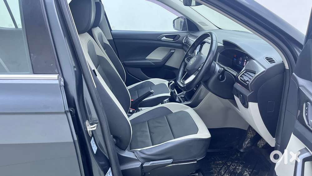 Volkswagen Taigun Topline 1.0 Tsi At (electric Seats), 2023, Petrol