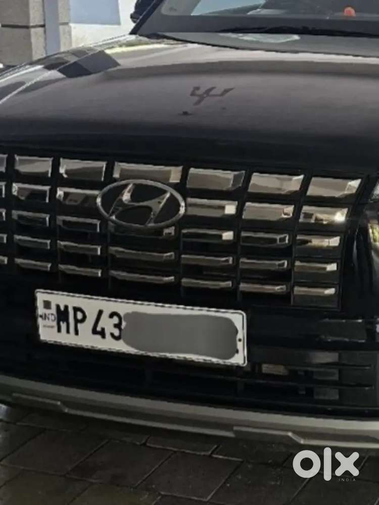 Hyundai Venue 2024 Petrol 15700 Km Driven