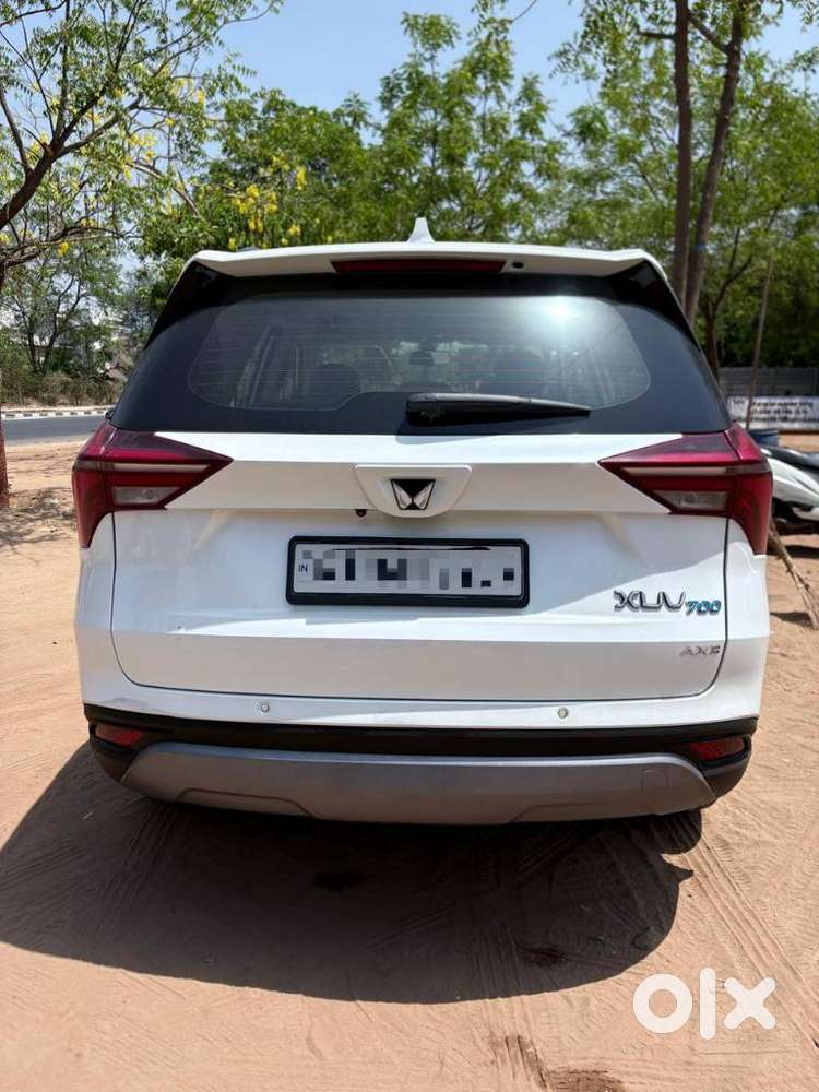 Mahindra Xuv700 2.0 Ax 3 Petrol Mt 5 Str, 2023, Petrol