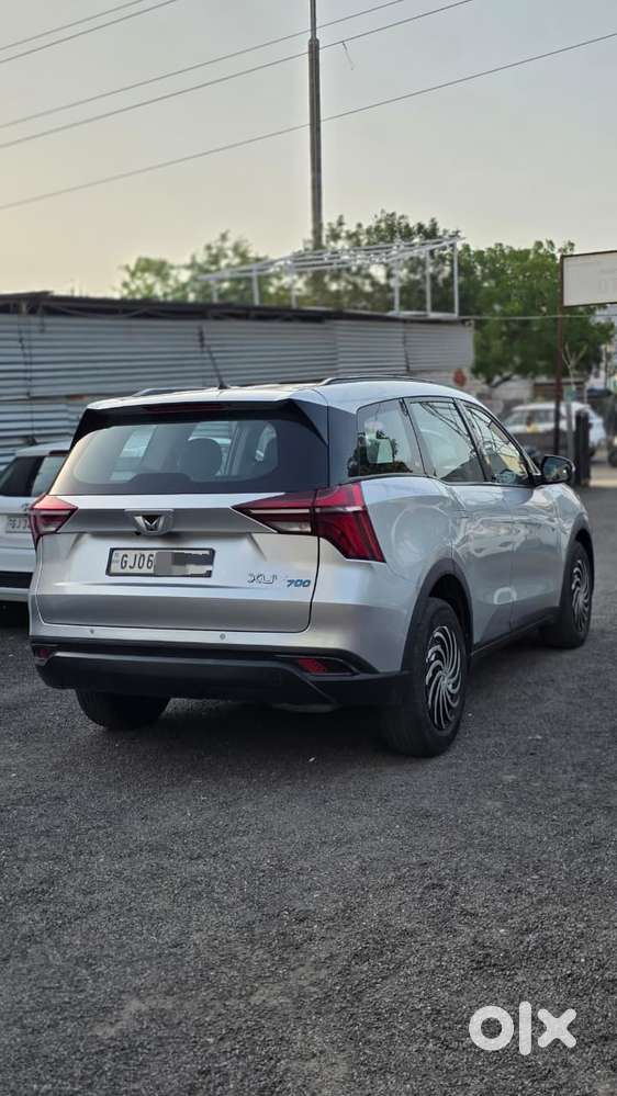 Mahindra Xuv700 2.0 Mx Petrol Mt 5 Str, 2022, Petrol