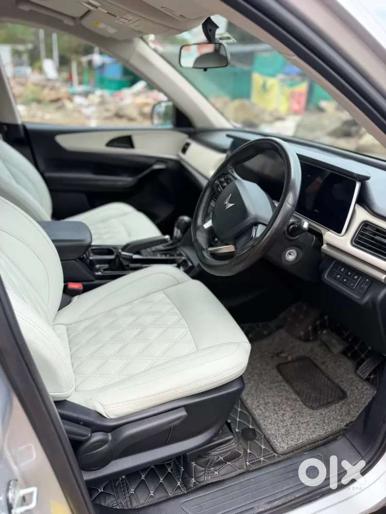 Mahindra Xuv700 2.0 Ax 5 Petrol At Str, 2022, Petrol