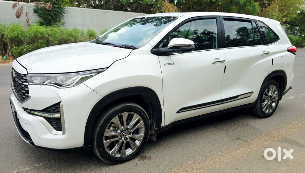 Toyota Innova Hycross 2.0 Zx (o) Hybrid 7 Str, 2025, Petrol