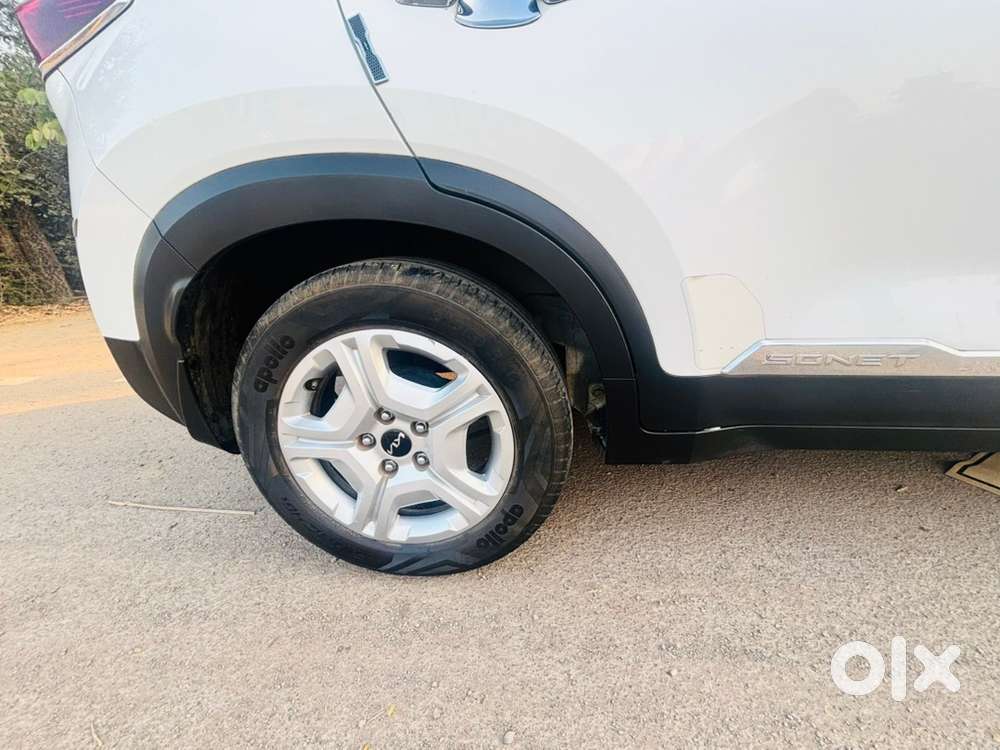 Kia Sonet 2023 White Manual Diesel 1st Owner Excellent Condition