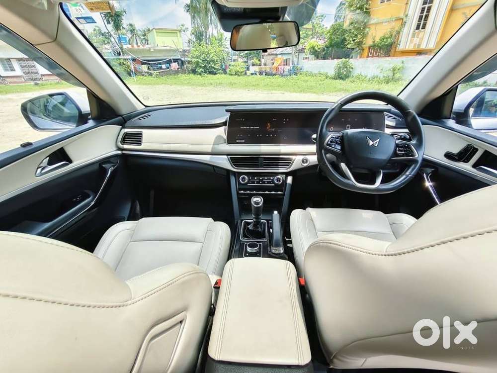 Mahindra Xuv700 2.2 Ax 7 Diesel Mt Str, 2025, Diesel