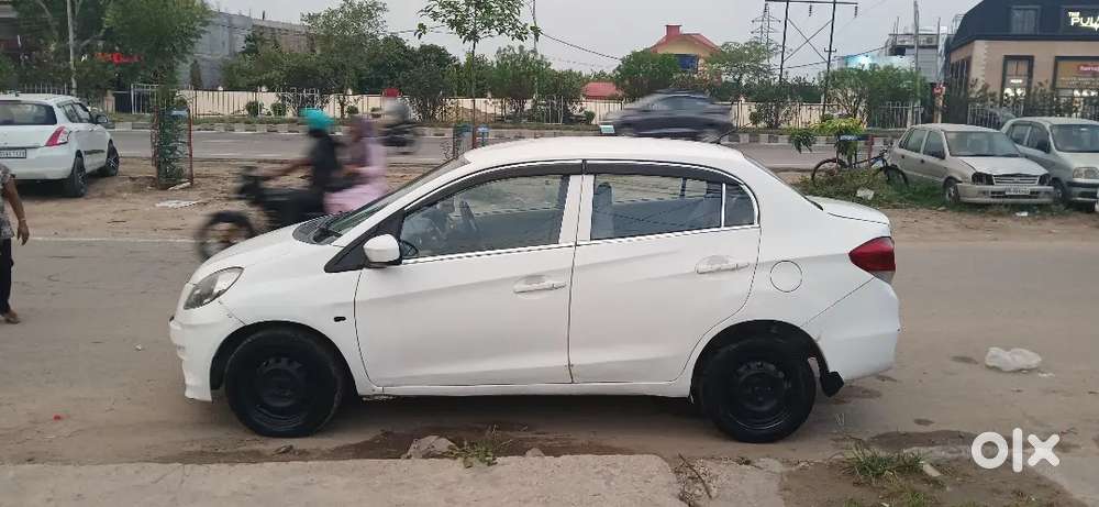 Diesel Honda Amaze August 2015
