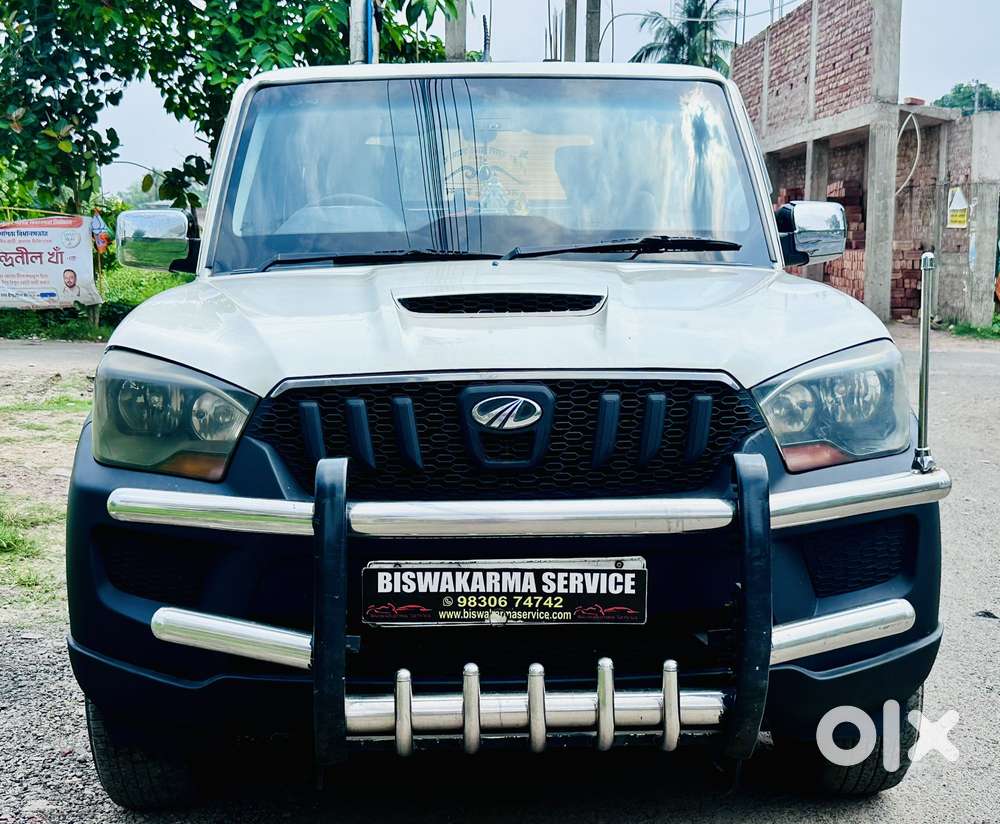 Mahindra Scorpio S4 Plus 9s, 2015