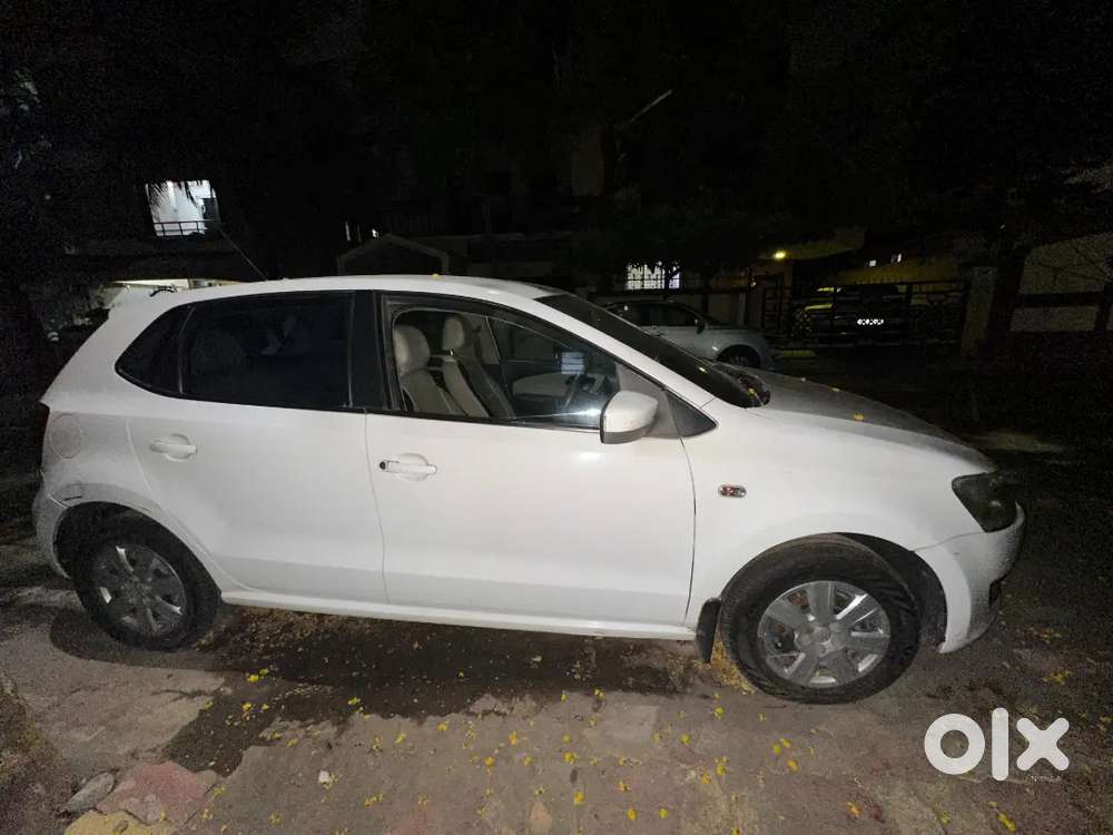 Colour  White 1.2 Tradeline बस Iv