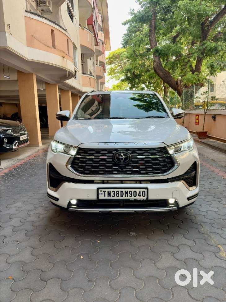 Toyota Innova Hycross 2.0 Zx Hybrid 7 Str, 2025, Petrol