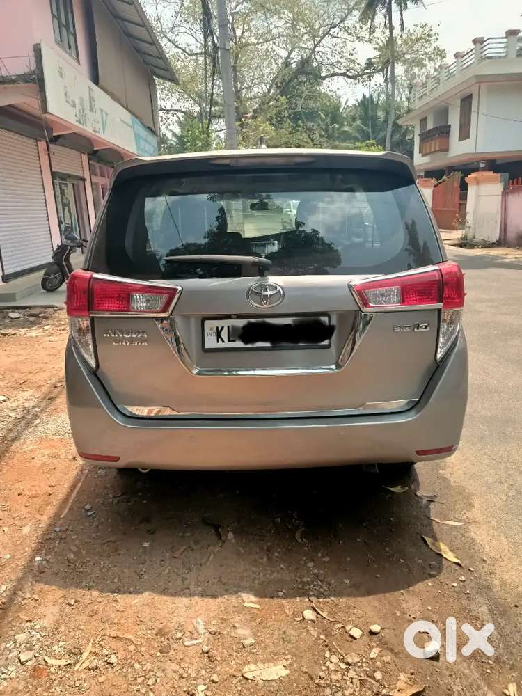 Toyota Innova Crysta 2017 Diesel 230000 Km Driven