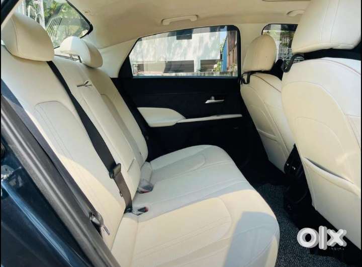 Hyundai Verna Sx(o) Petrol At, 2023, Petrol