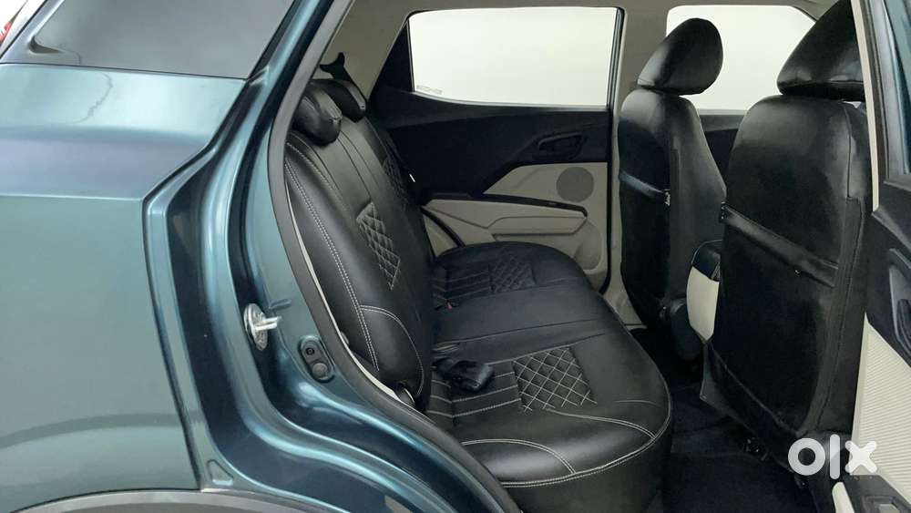 Mahindra Xuv300 W6 Amt Diesel, 2023, Diesel