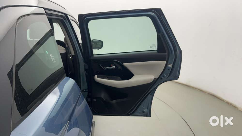 Maruti Suzuki Grand Vitara 1.5 Alpha Smart Hybrid At, 2025, Petrol