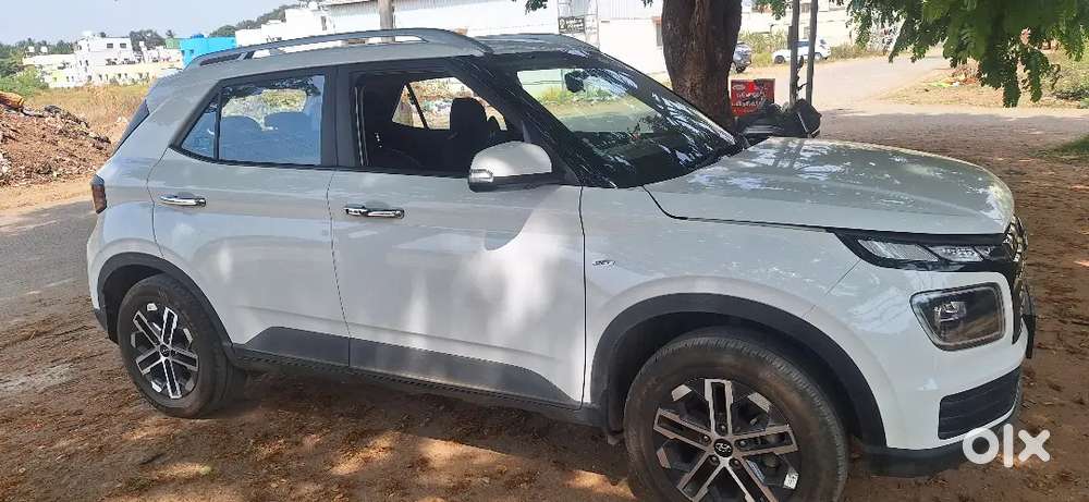 Very Less Driven(10,300km) 2024 Hyundai Venue Car Petrol Automatic