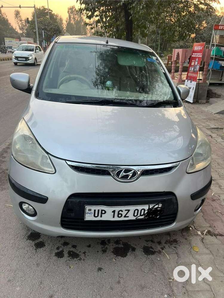 Hyundai I10 2010 Petrol Good Condition Front Ke Shishe Par Line Hain