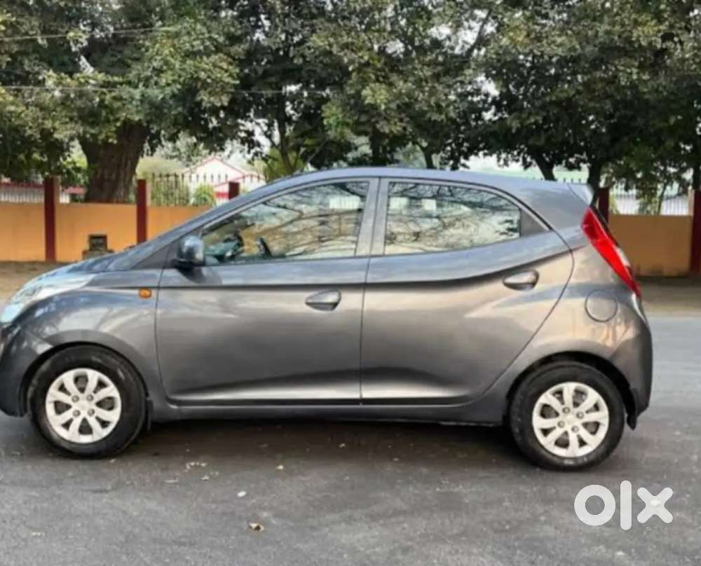 Hyundai Eon Magna + 2018   Taxi Board. Ola.uber.rapido