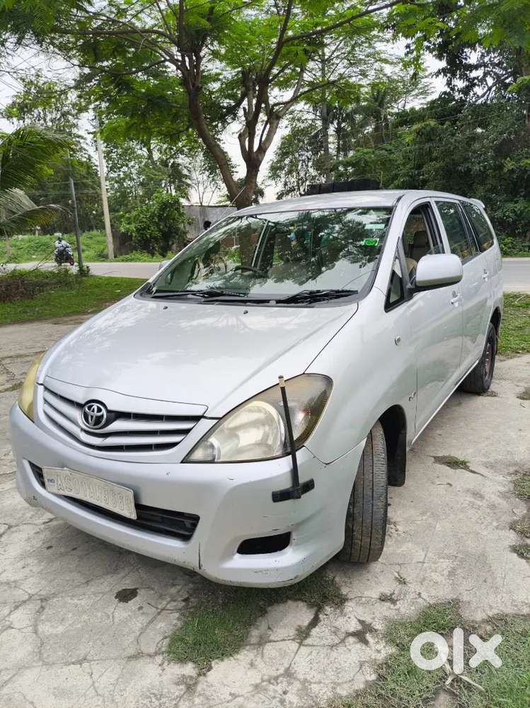 Toyota Innova Car 2010