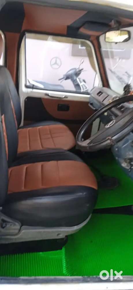 Force Motors Trax 2016