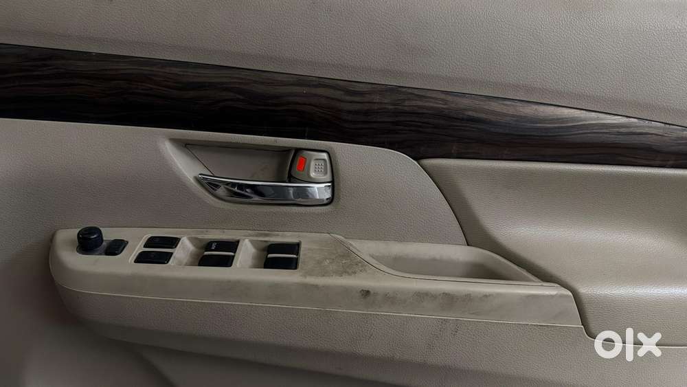 Maruti Suzuki Ertiga Zxi Plus Shvs, 2019, Petrol