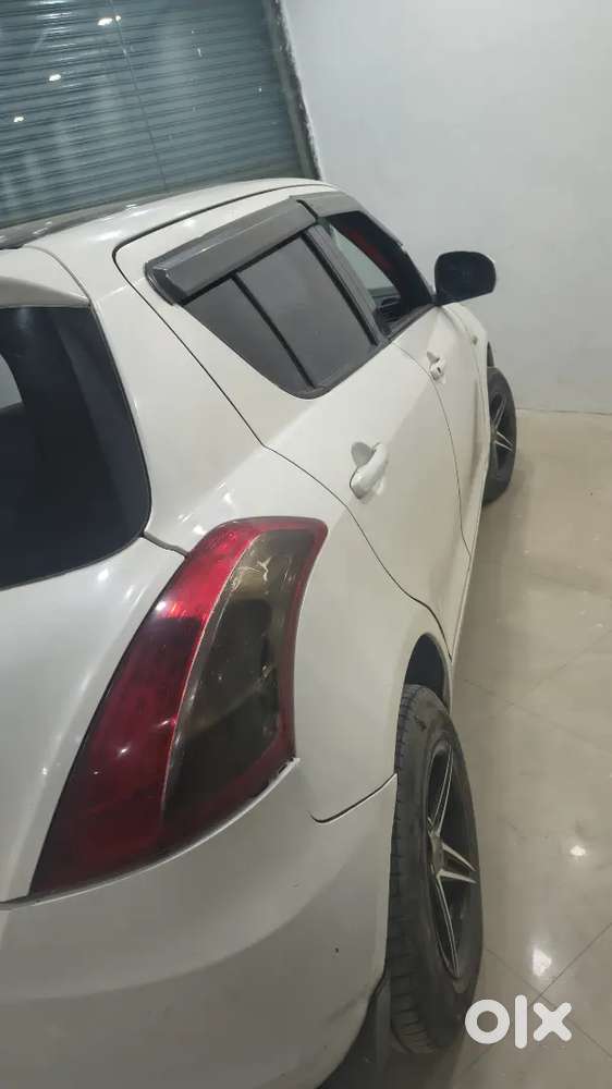 Maruti Suzuki Swift 2017 Petrol 70000 Km Driven