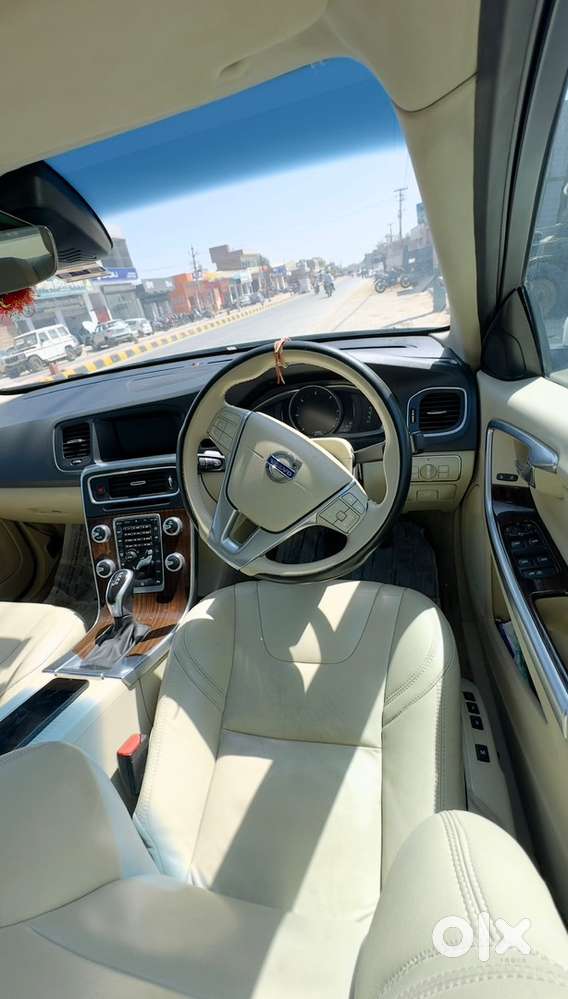 Volvo S60 D4 / Diesel / Driven 70144 / December 2016
