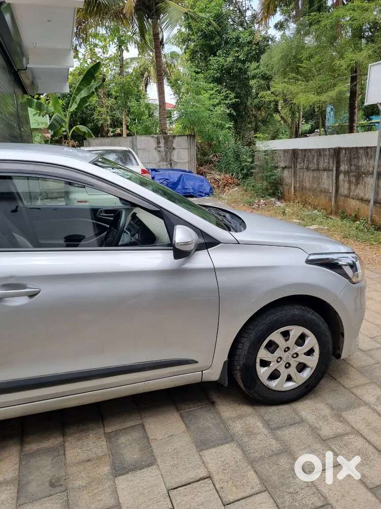 Hyundai Elite I20 2015 Petrol 140000 Km Driven