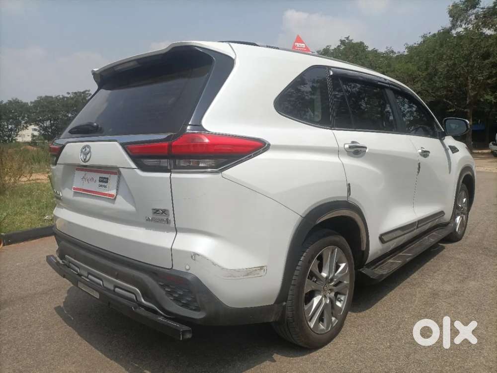 Toyota Innova Hycross 2.0 Zx (o) Hybrid 7 Str, 2024, Petrol