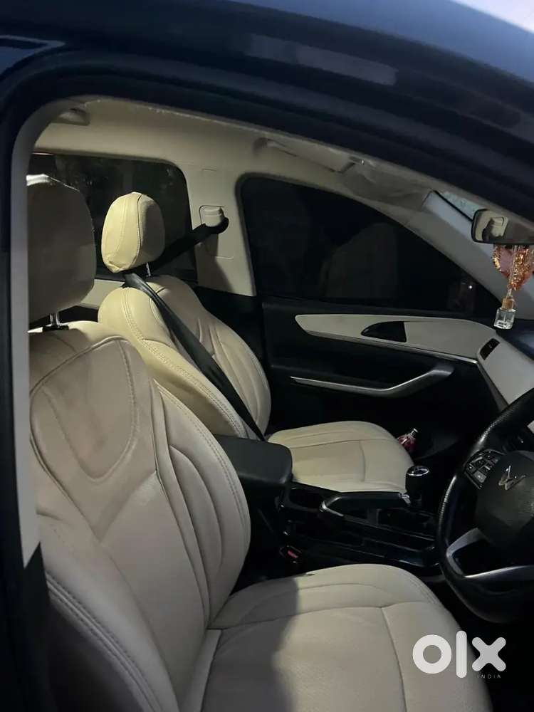 Mahindra Xuv700 2023 Diesel 72000 Km Driven