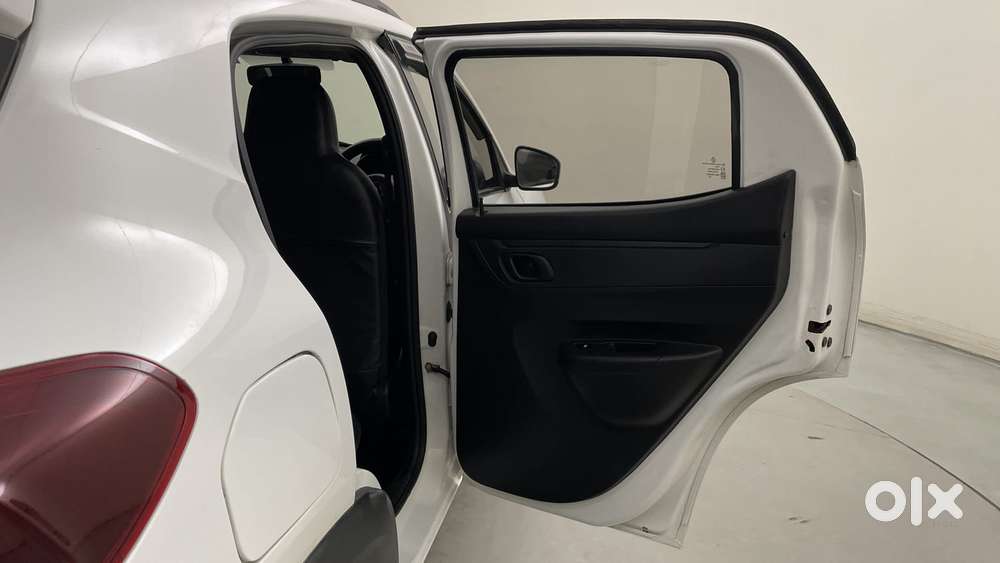 Renault Kwid 1.0 Rxt Amt, 2022, Petrol