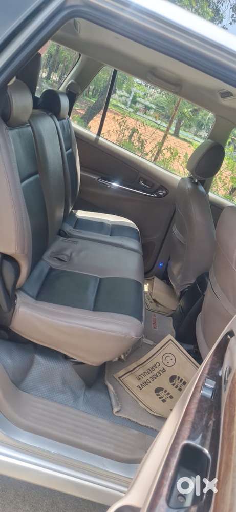Toyota Innova 2.5 Vx (diesel) 7 Seater Bs Iv, 2015, Diesel