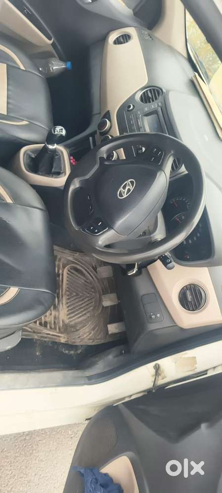 Hyundai Petrol Manual 2014 Mint Conditon Only Serious Buyer Contact Me