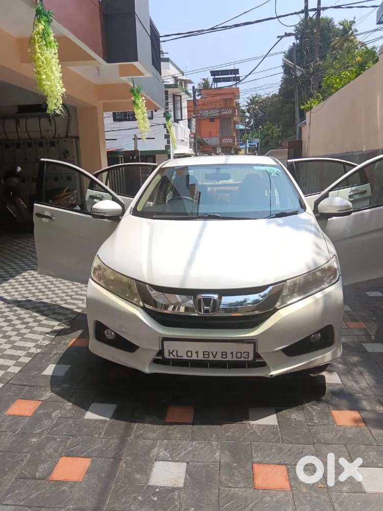 Honda City 1.5 V I-vtec Petrol Manual 2015 | Family Used | Well Mainta
