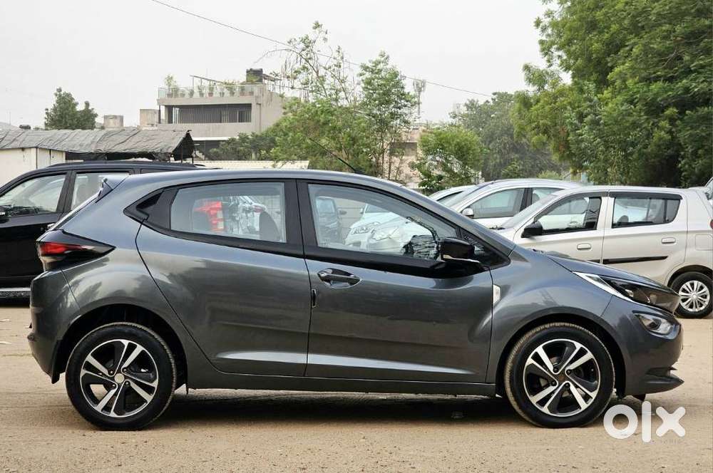 Tata Altroz Xz Plus (s), 2023, Petrol