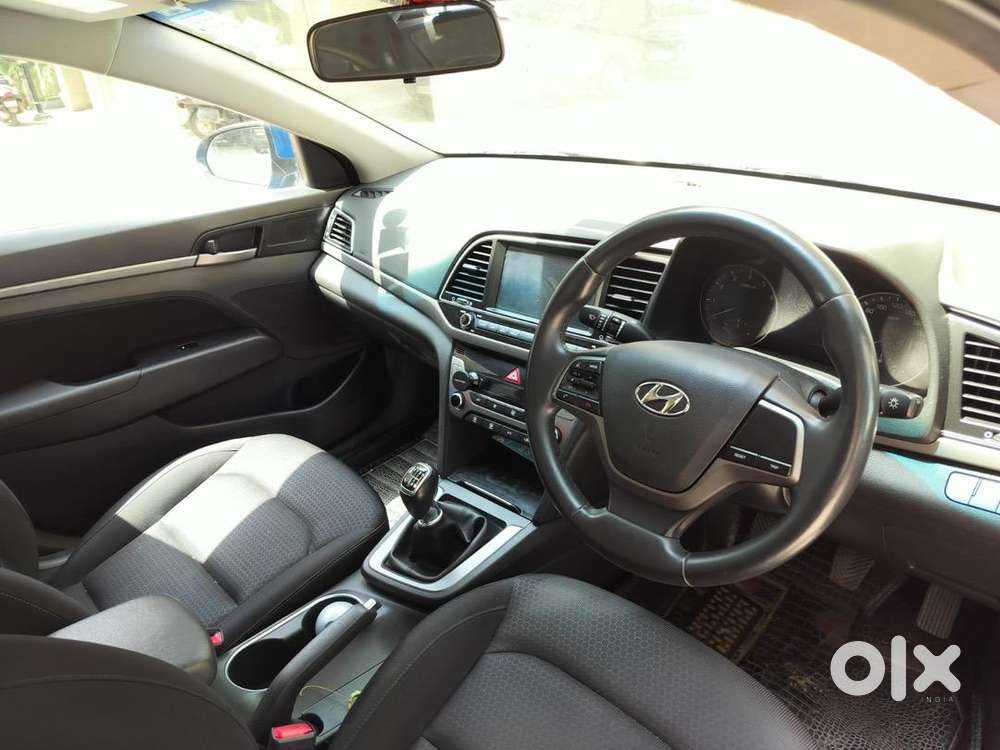 Hyundai Elantra 2016 Petrol Well Maintained