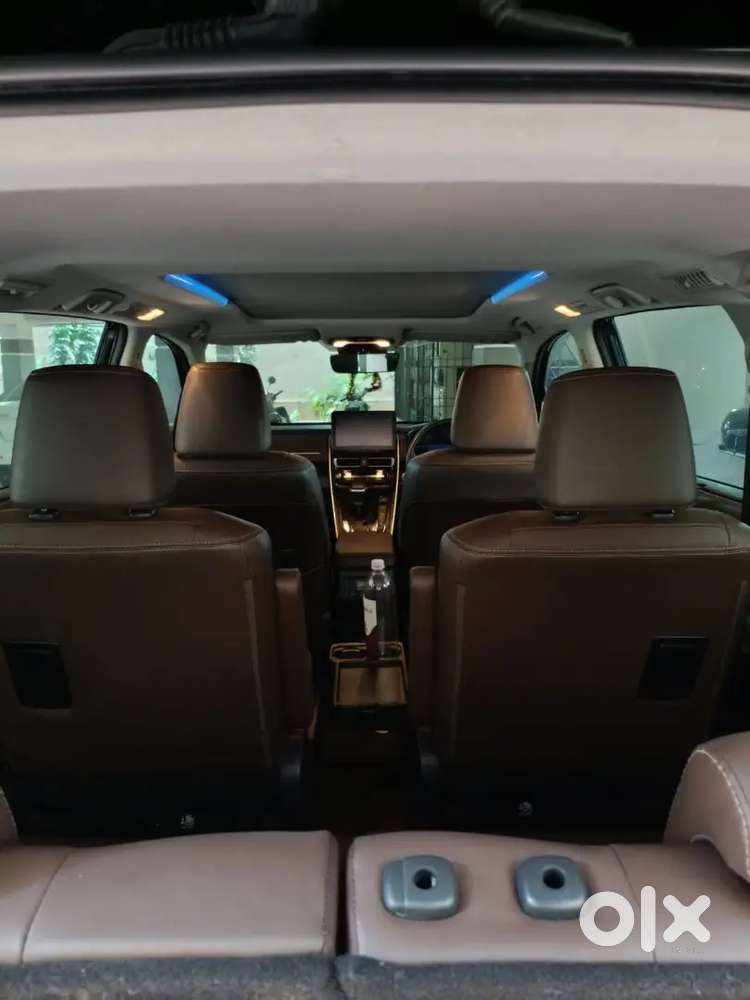 Innova Hycross