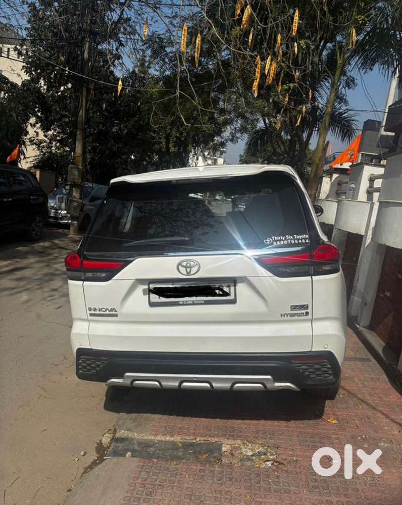 Toyota Innova Hycross 2023 Hybrid Top Model