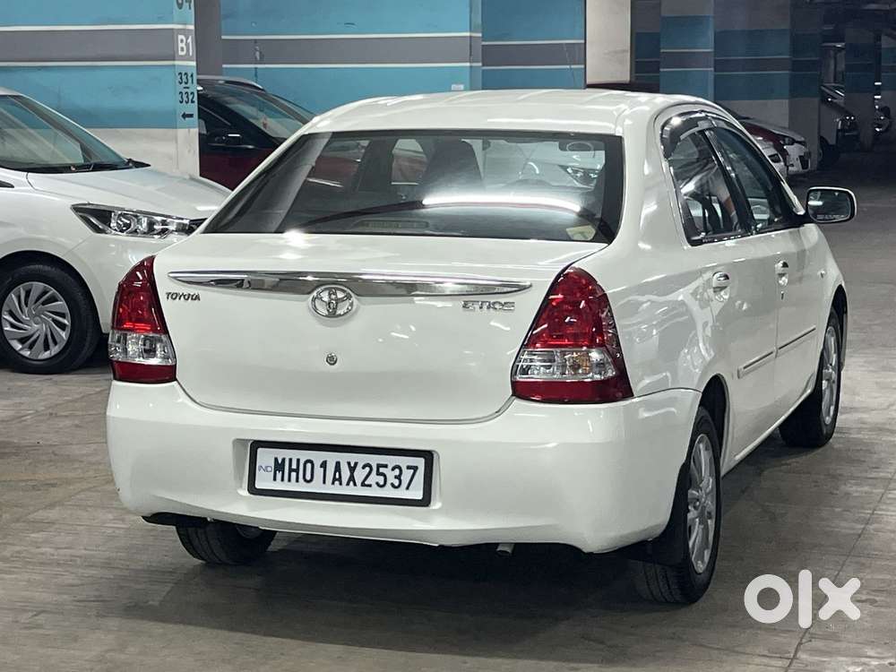 Toyota Etios V, 2011, Petrol