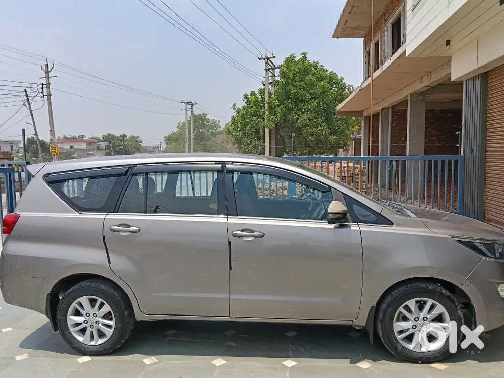 Toyota Innova Crysta 2.4gx