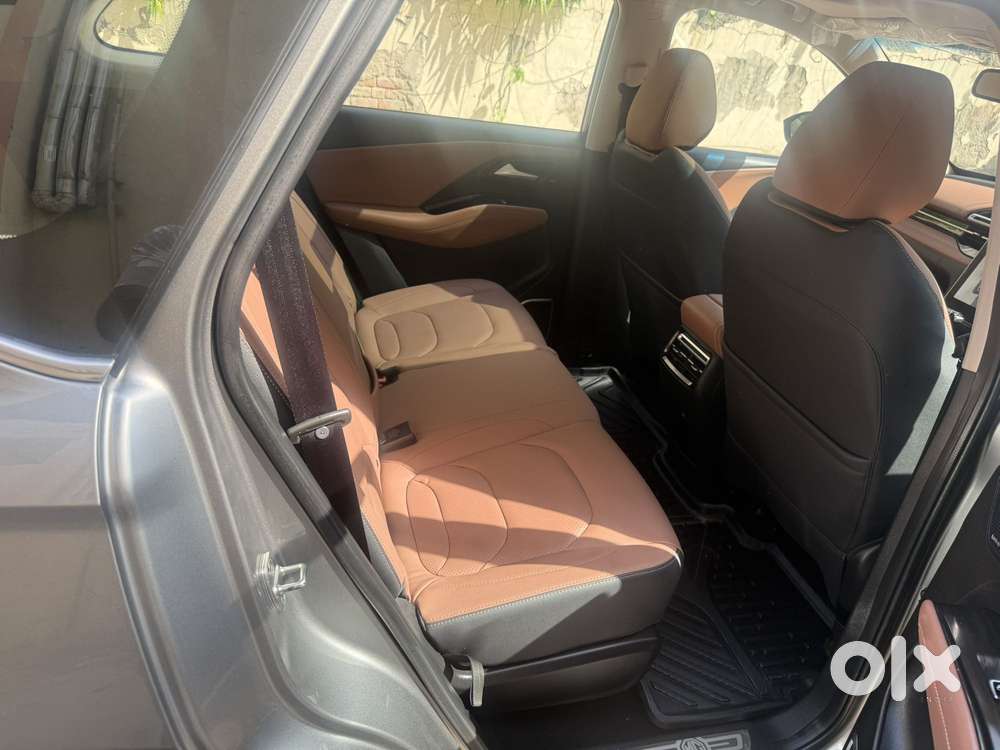 Mg Hector Plus 1.5 Sharp Turbo Cvt 6 Str, 2023, Petrol