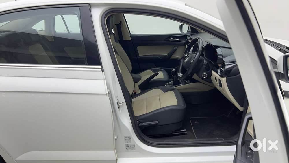 Skoda Slavia Style 1.0l Tsi Mt, 2022, Petrol