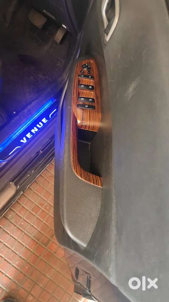 Hyundai Venue Sx Plus Automatic Sunroof Top Model