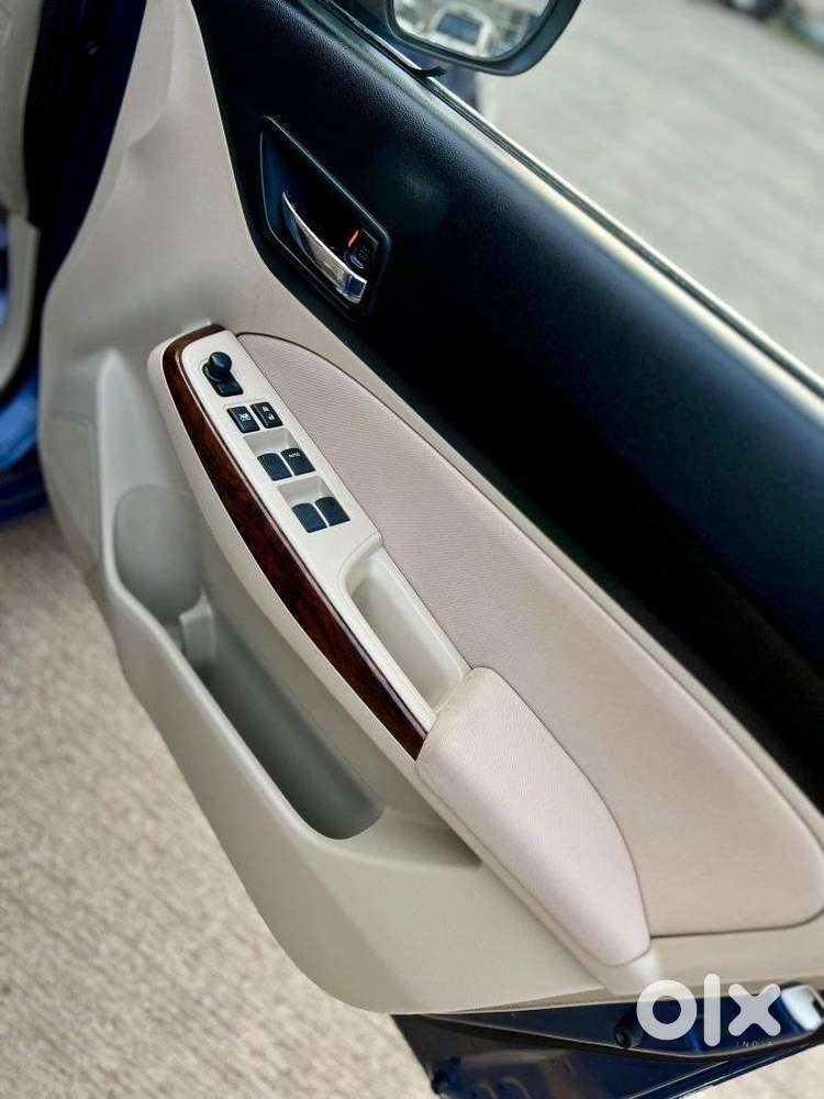 Maruti Suzuki Swift Dzire Zdi + Mt, 2017, Diesel