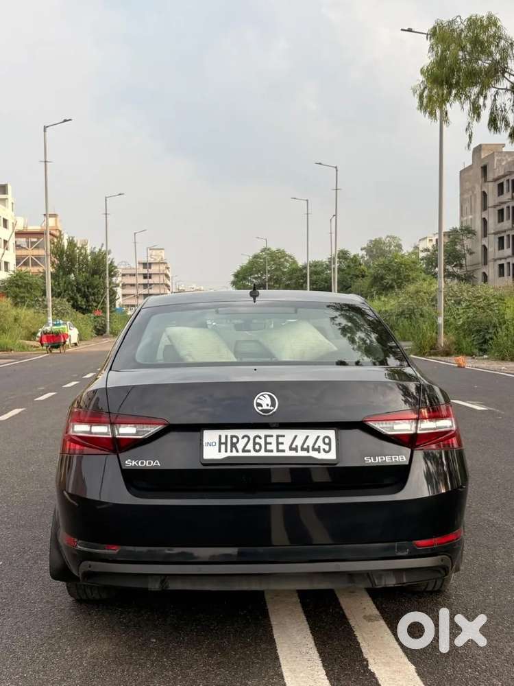 Skoda Superb [ ] 1.8 Style Tsi At, 2019, Petrol