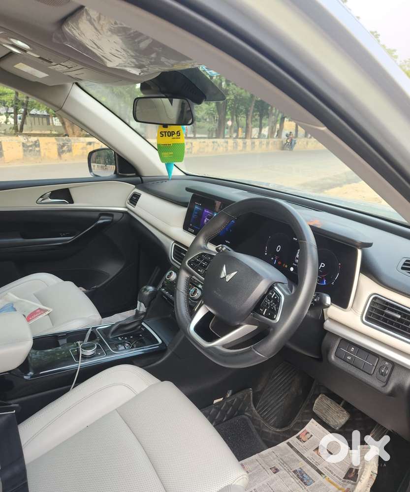 Mahindra Xuv700 2.2 Ax 7 Diesel At Luxury Pack Str, 2021, Diesel