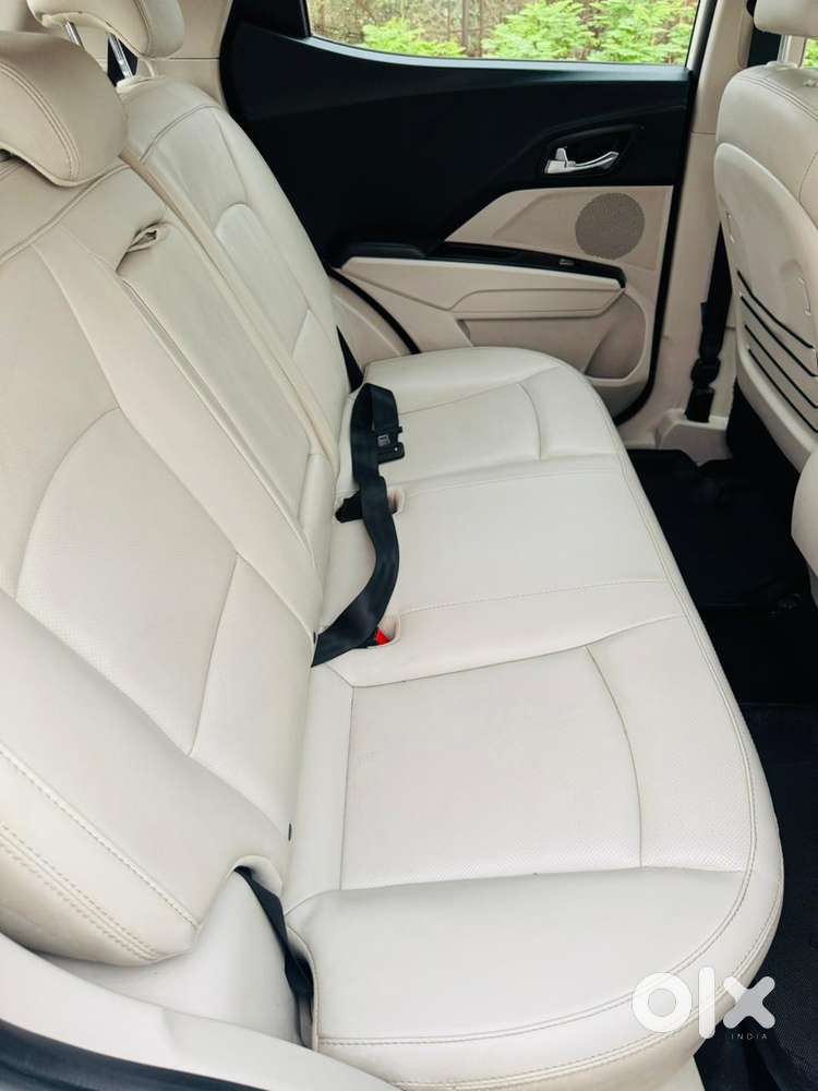 Mahindra Tuv 300 T8 Amt, 2021, Diesel